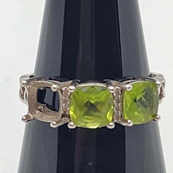 Sterling Silver, Peridot, & Clear Cubic Zirconia Ring (8.5) - Picture 1 of 6